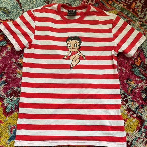 Red and white - Picture 1 of 2